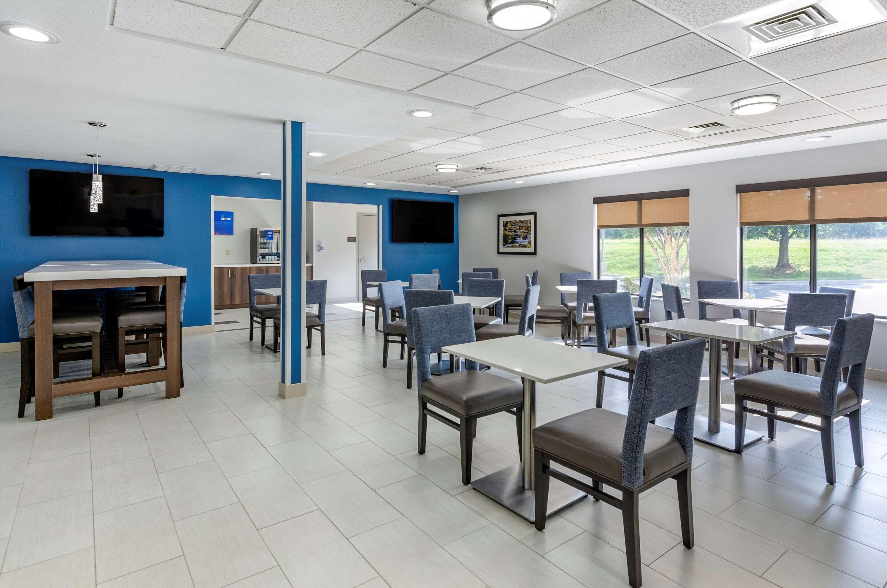 Comfort Inn & Suites Troutville - Roanoke North - Daleville Экстерьер фото